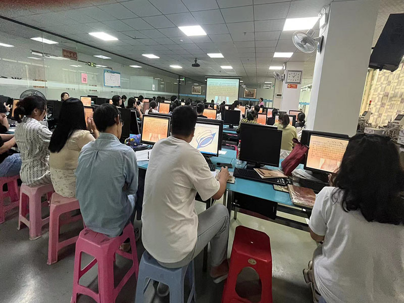 天骄学校大课进行.jpg
