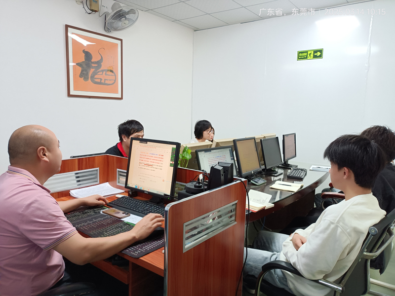 东莞万江天骄职校设计班老师上课中