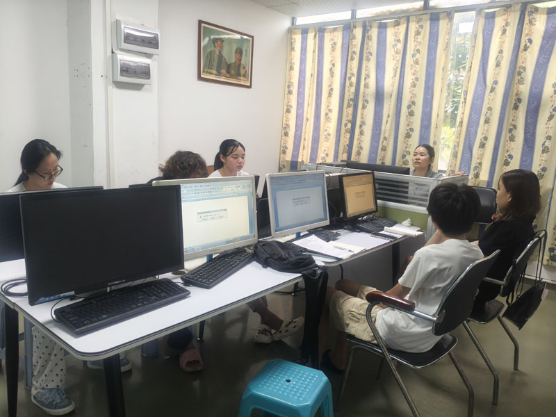 东莞万江天骄职校办公班学员上课中
