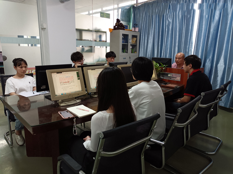 东莞万江天骄职校设计班老师上课中